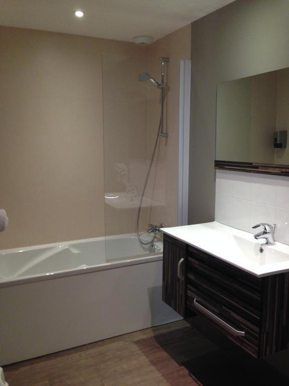 Le Relais Des Bergers Hotell Saint-Martin-en-Haut Rom bilde