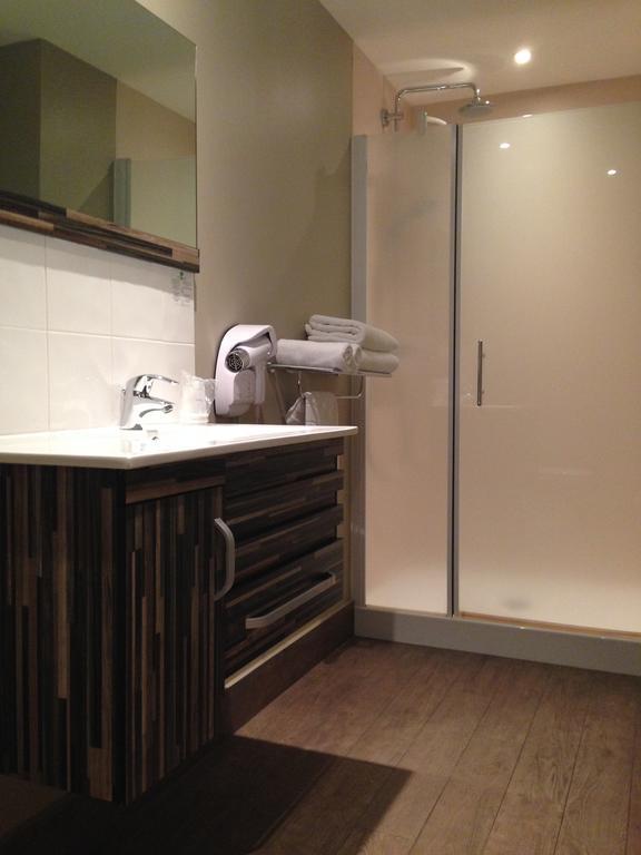 Le Relais Des Bergers Hotell Saint-Martin-en-Haut Rom bilde