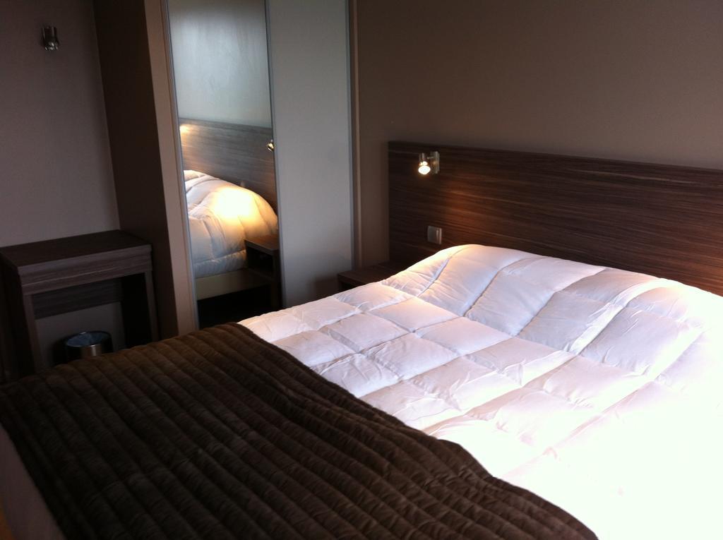 Le Relais Des Bergers Hotell Saint-Martin-en-Haut Rom bilde